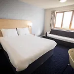 Travelodge 3*