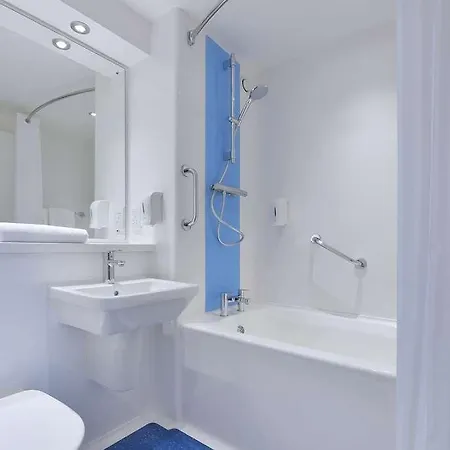 Travelodge 3* Limerick