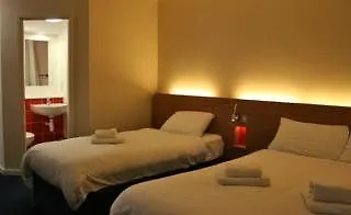 Travelodge 3* Limerick
