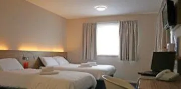 Travelodge 3*