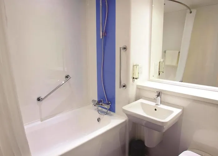 Travelodge Hotel 3*