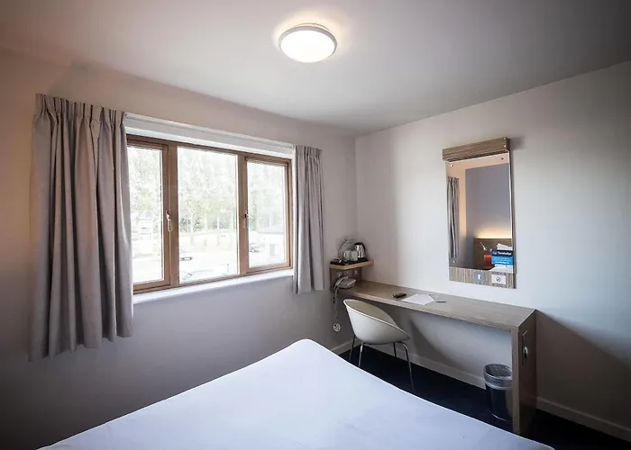 Travelodge Hotel 3*